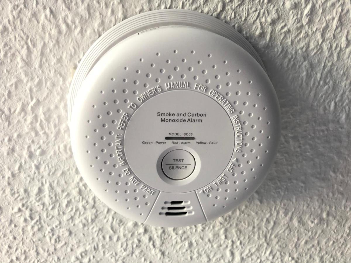 Cottbus-Apartments - Green Apartment I Privat I Wifi I Kueche I Balkon Dış mekan fotoğraf